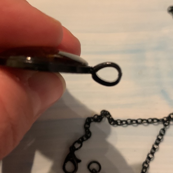 Gryffindor Harry Potter Necklace - Picture 3 of 5